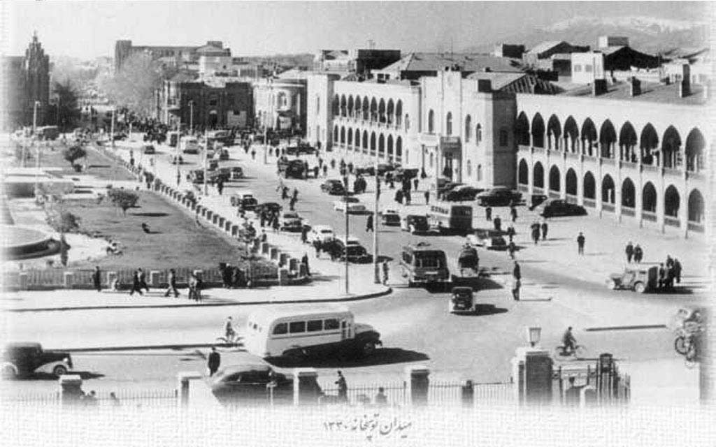 19 - میدان توپخانه ضلع شمالی پشت شهرداری فعلی 1330.jpg