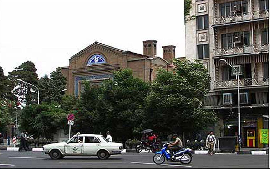 24 - میدان توپخانه -بانک شاهی.jpg