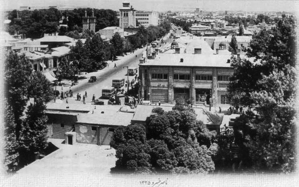 26 - خیابان ناصر خسرو -سال 1325.jpg