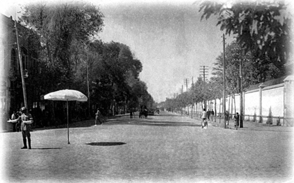 30 - خیابان نادری جمهوری .jpg