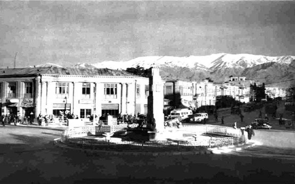 40 - چهار راه مخبرالدوله.jpg
