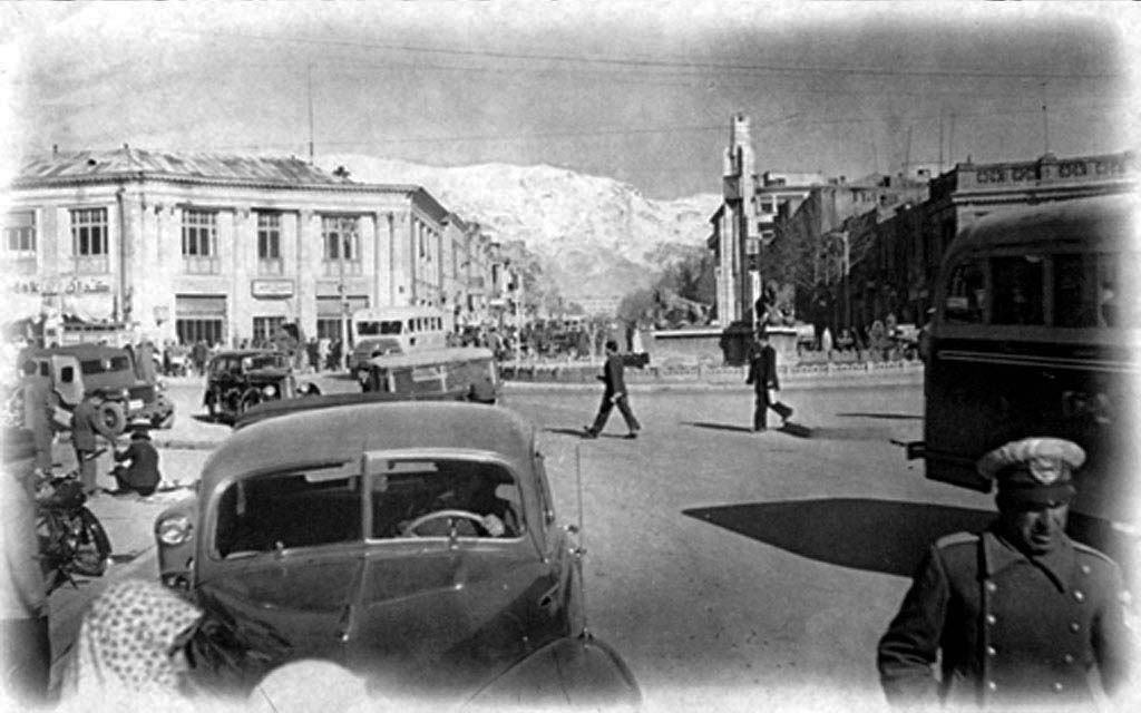 41 - چهار راه مخبرالدوله .jpg