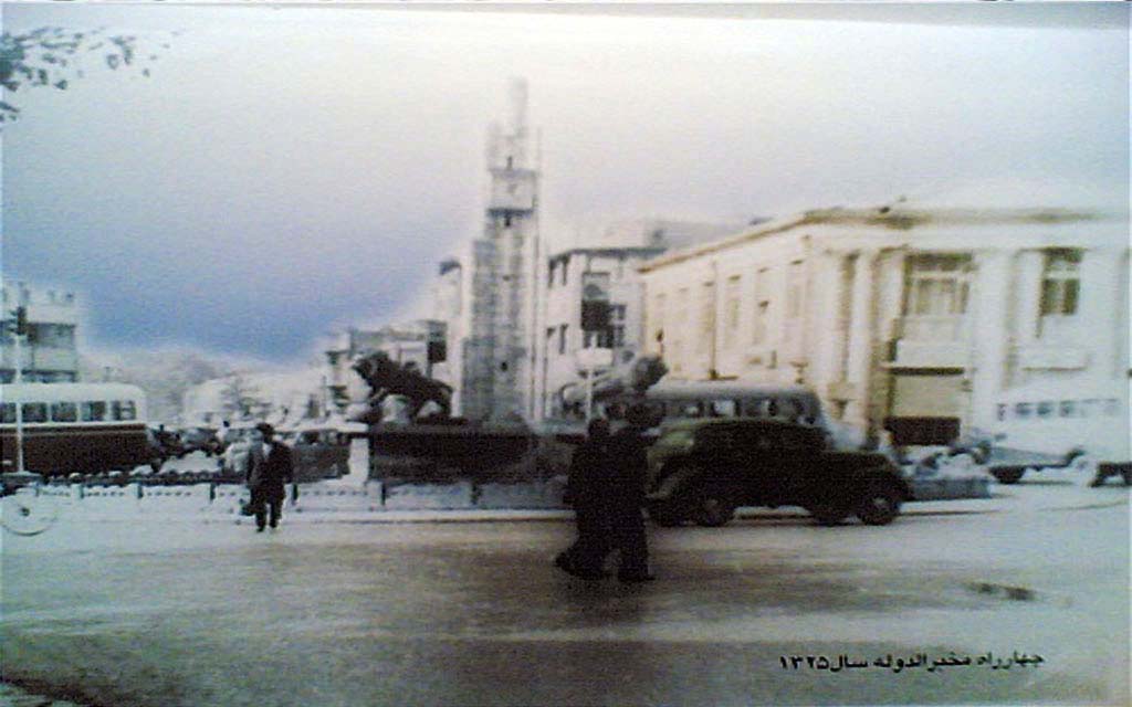 42 - چهار راه مخبرالدوله.jpg
